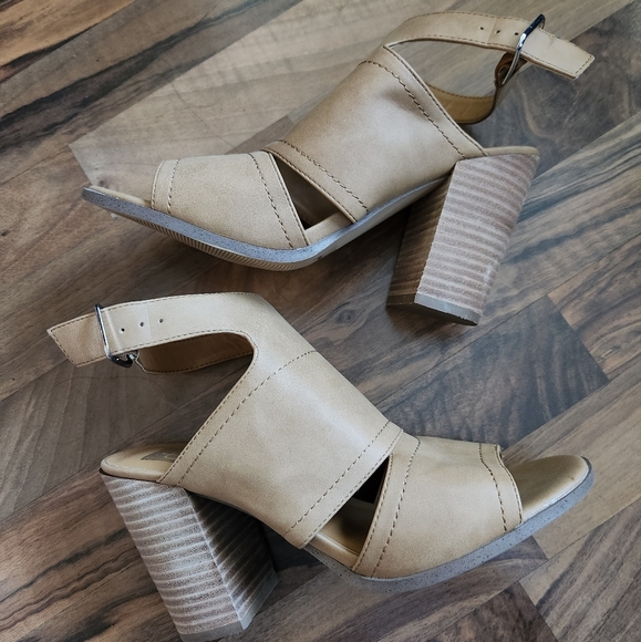 NWT Dolce Vita Block Heel Anlke Strap SandalBrista Shooties Tan 10 - Picture 3 of 7